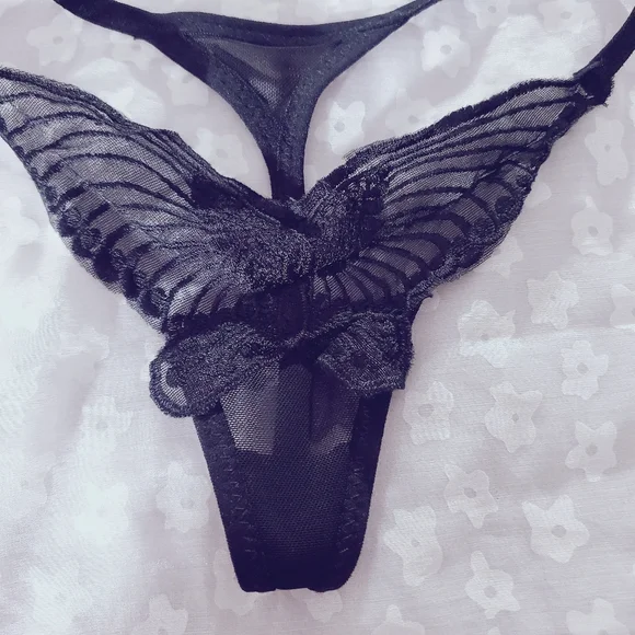 Black Butterfly Low Rise Thöng - Picture 3 of 6
